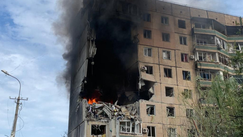 Photo of foto, video | Rușii au bombardat orașul ucrainean Krivoi Rog: Cel puțin doi morți și 31 de răniți printre care și copii